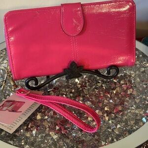 NWT Nelli’s wallet/wristlet.